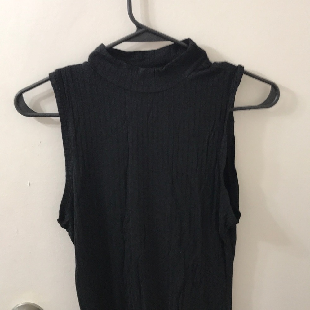 Turtle neck tank top